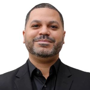 image of agent Michael Savinon